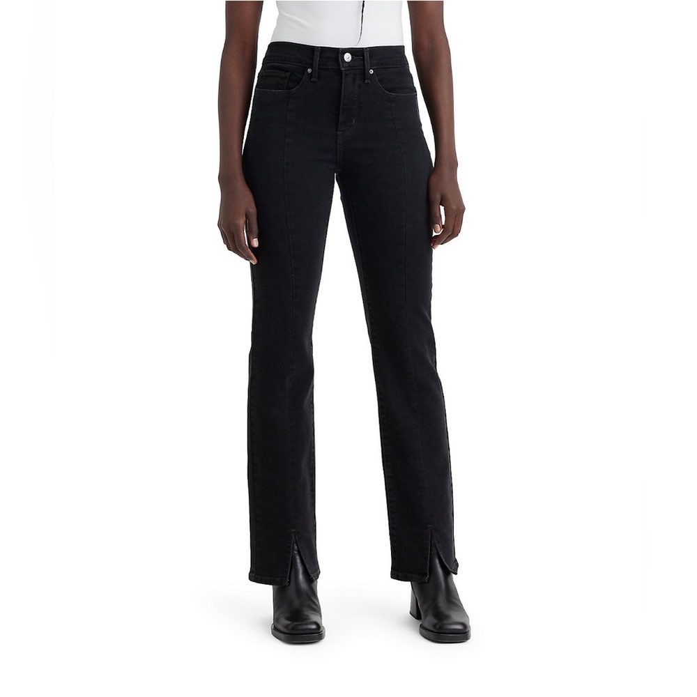 NWT Levi’s 314 Shaping Straight Jeans Size 31
